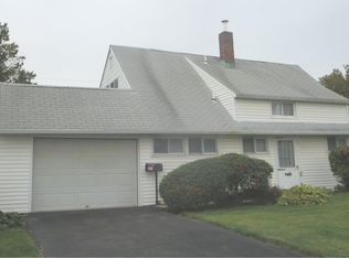 23 Heather Ln, Levittown, PA