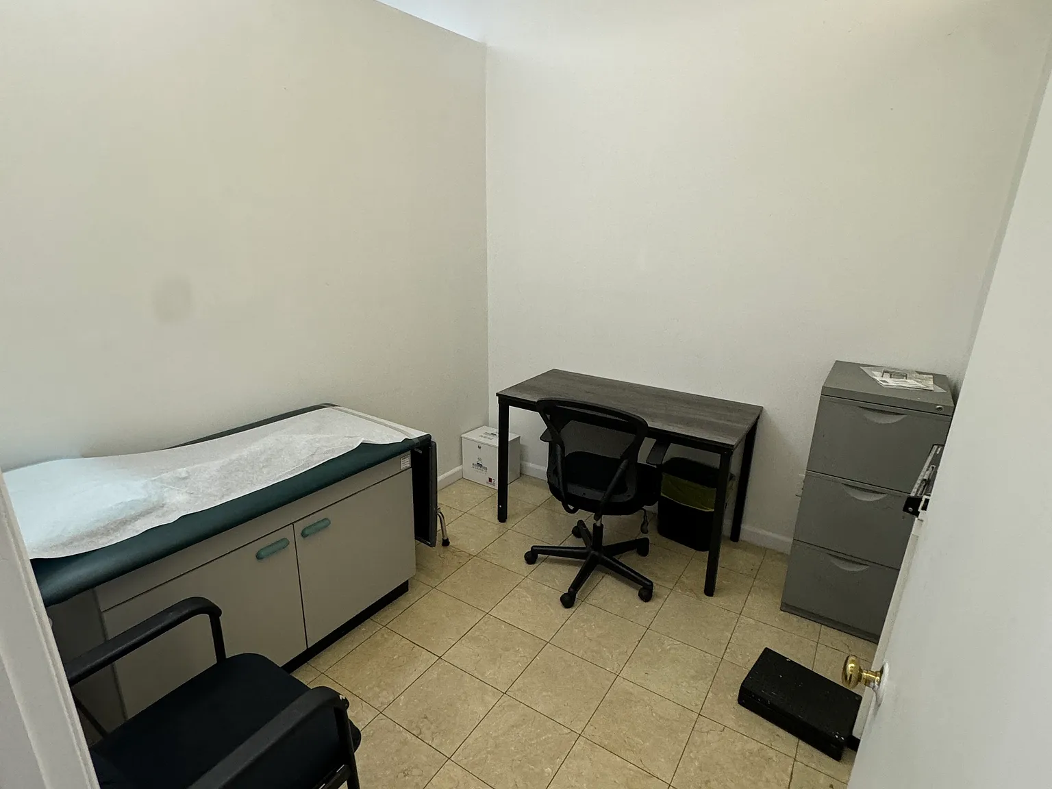Commercial Office — Photo 3