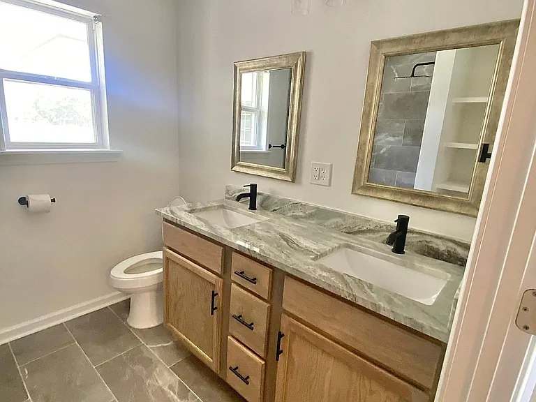 307 Elmwood Dr — Photo 8