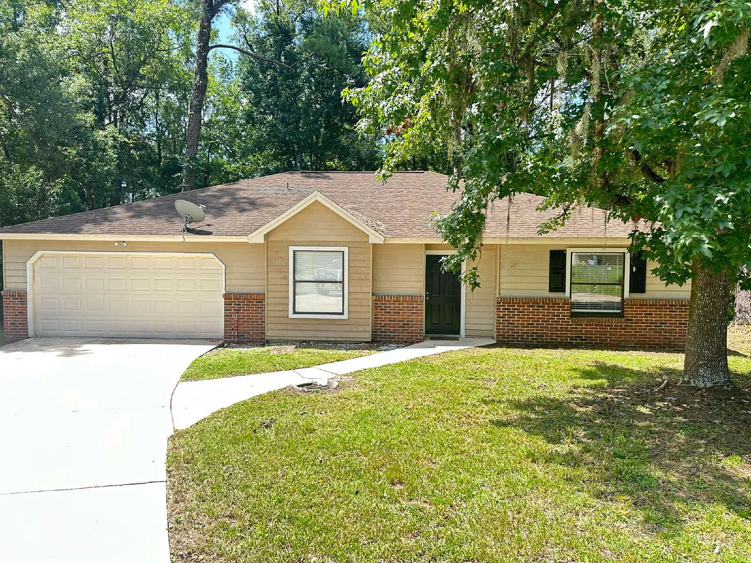 4 bed, 2.0 bath, 1643 sqft, $1,900 — Photo 1