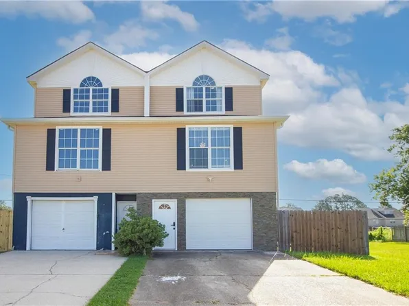 67 Carriage Ln #B, Destrehan, LA 70047