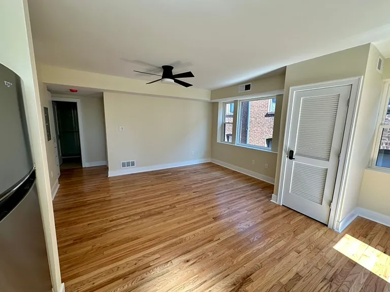 6252 Southwood Ave. — Photo 7