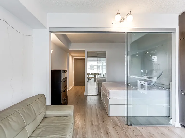 155 Yorkville Ave #916 — Photo 5