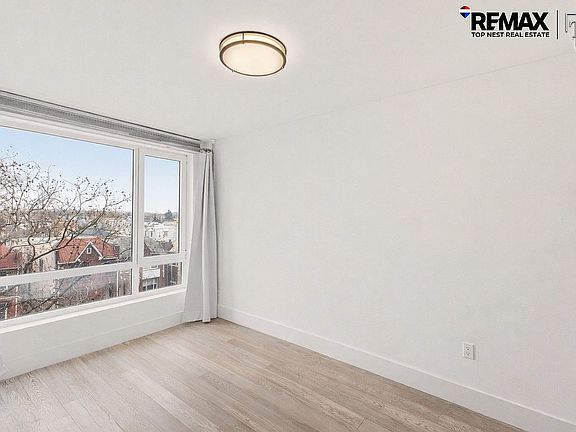 3rd image of 2218 Ocean Ave #5A
