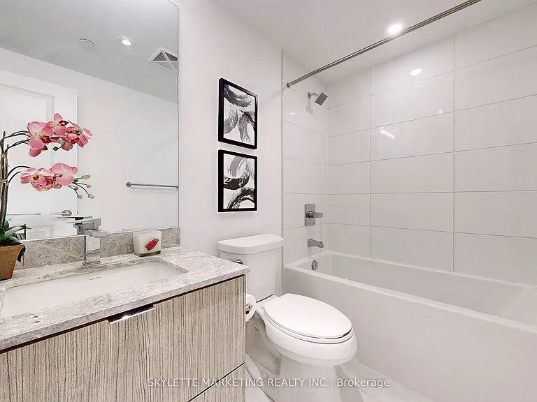 395 Bloor St E #3201 — Photo 14