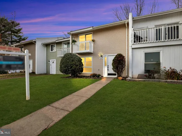 823 Sugarland Run Dr, Sterling, VA 20164