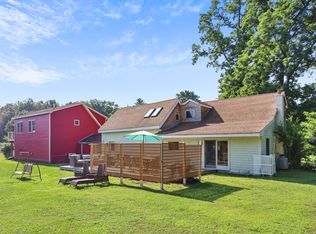 9 Castle Hill Rd, Stockbridge, MA 01262