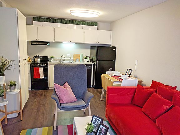 2nd image of 145 W Pioneer Pkwy APT 2042