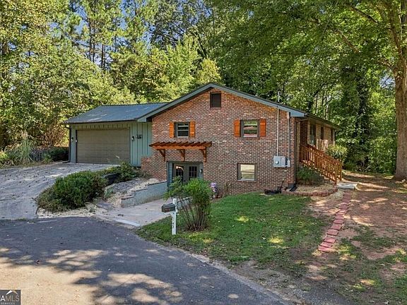 4th image of 142 Ann Dr