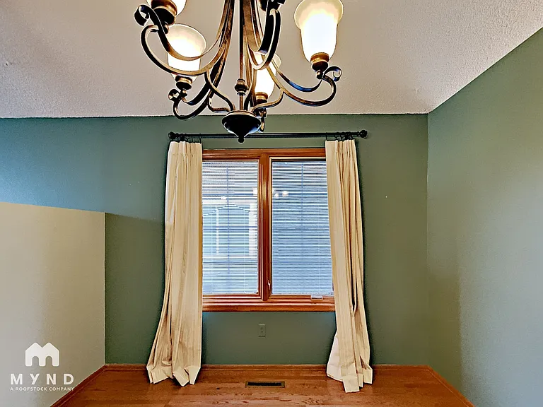 2402 S Gray Dr — Photo 16