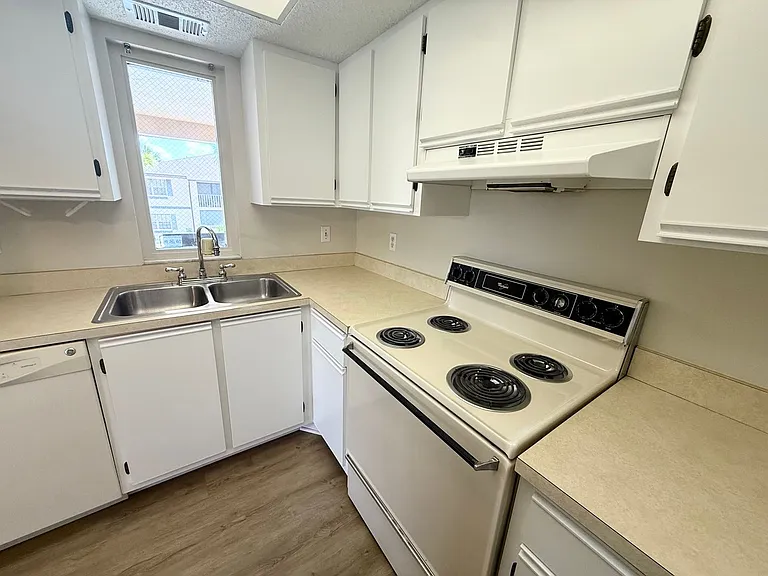 19505 Quesada Ave #KK-204 — Photo 5