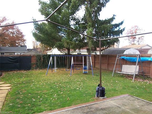 2nd image of 4612 Tanglewood Pl