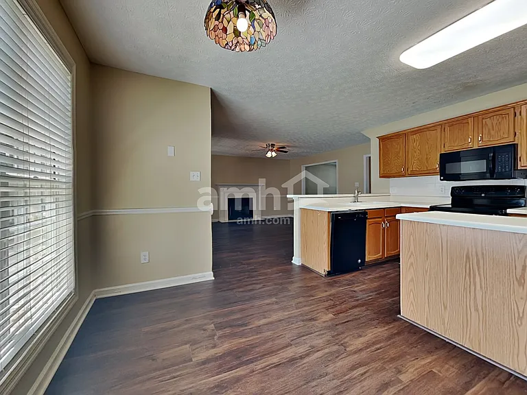 7633 Callow Cove Ln — Photo 6