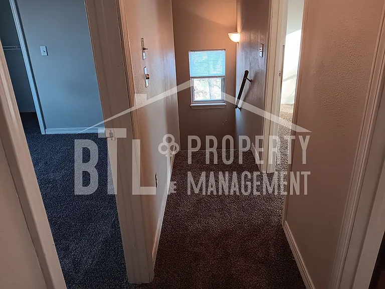 144 Earllbrook Ln — Photo 6