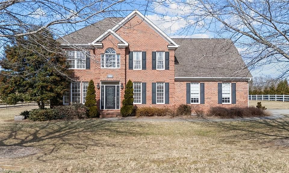 1st image of 8596 Oak Meadows Dr