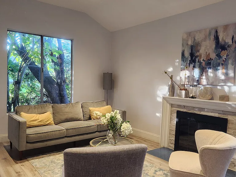 446 S Almont Dr — Photo 15