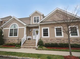 41 Pilot Ln, Staten Island, NY 10309