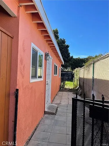 13025 S Penrose Ave Photo 1