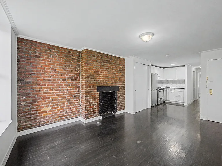 39 E 1st St #13 — Photo 2