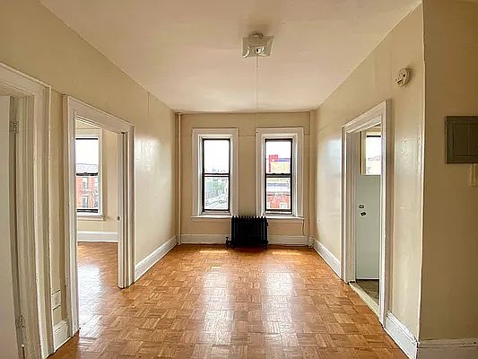 1st image of 292 3rd Ave #4L