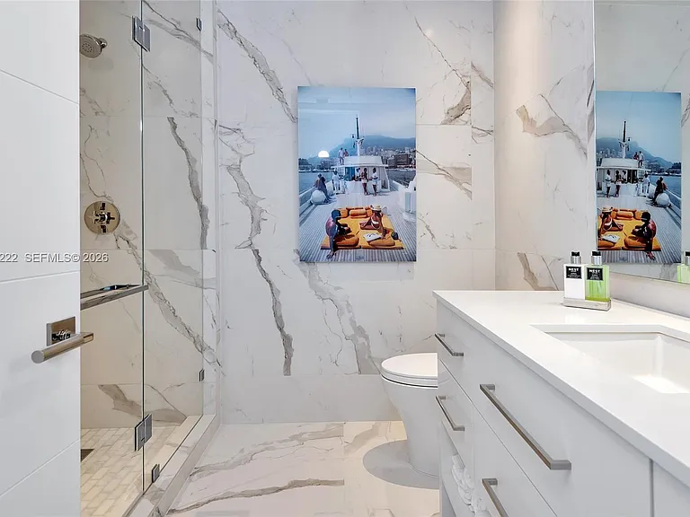 100 S Pointe Dr #708 — Photo 40