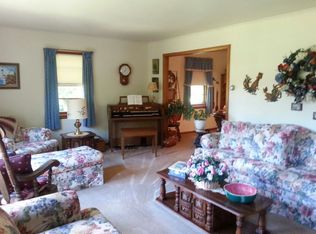 9 Evergreen Rd, Sandy Hook, CT 06482