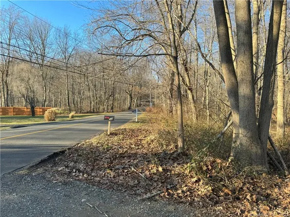 335 Dogburn Lane, Orange, CT 06477