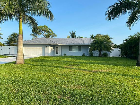 3rd image of 135 NE Naranja Avenue