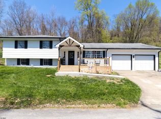 135 Celtic Dr, Clarksburg, WV 26301