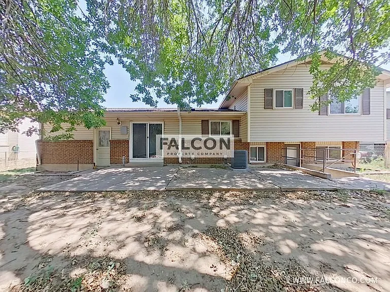 6974 Metropolitan St — Photo 20