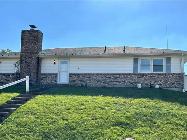 922 E 4th St, Maryville, MO 64468