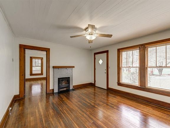 2nd image of 926 Astor Ave
