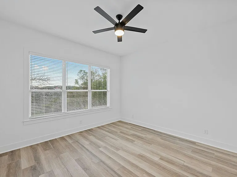 7905 Brightman Ln — Photo 21