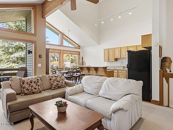 4th image of 1093 Stonebridge Cir