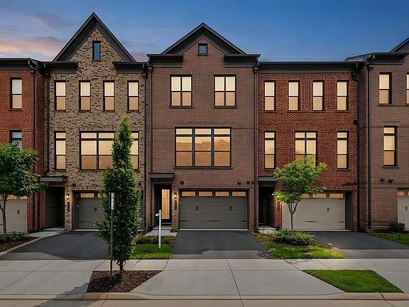 2nd image of 4571 Tanoak Way