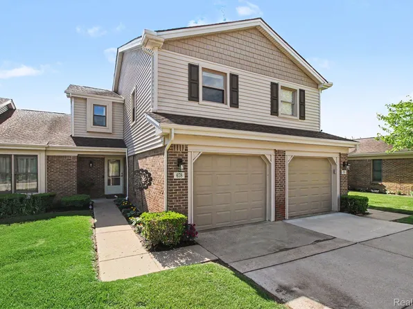 678 Summit Ridge Dr, Milford, MI 48381