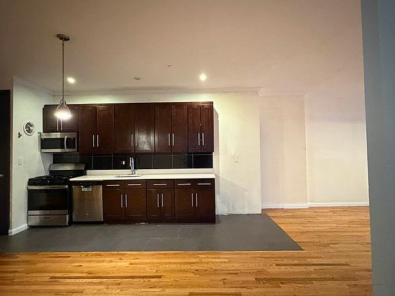 2nd image of 154 W 27th St #B2