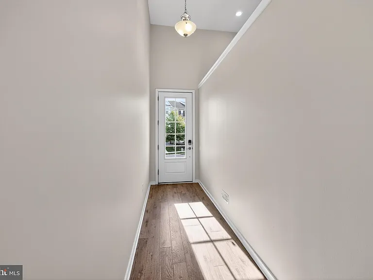 1876 Boulder Dr — Photo 2