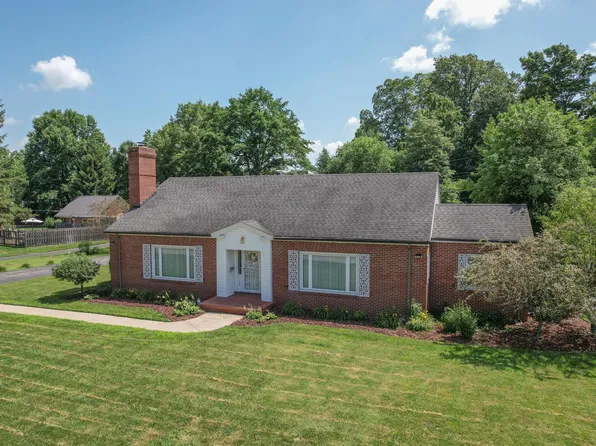 660 East Dr, Seymour, IN 47274