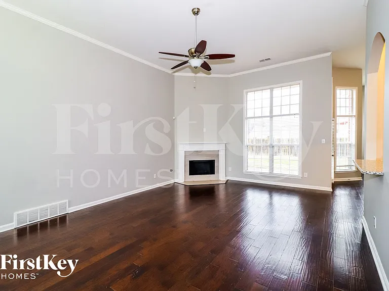1651 S Frence Creek Cv — Photo 4