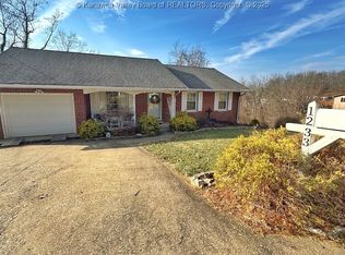 1233 Ellen Dr, South Charleston, WV 25303