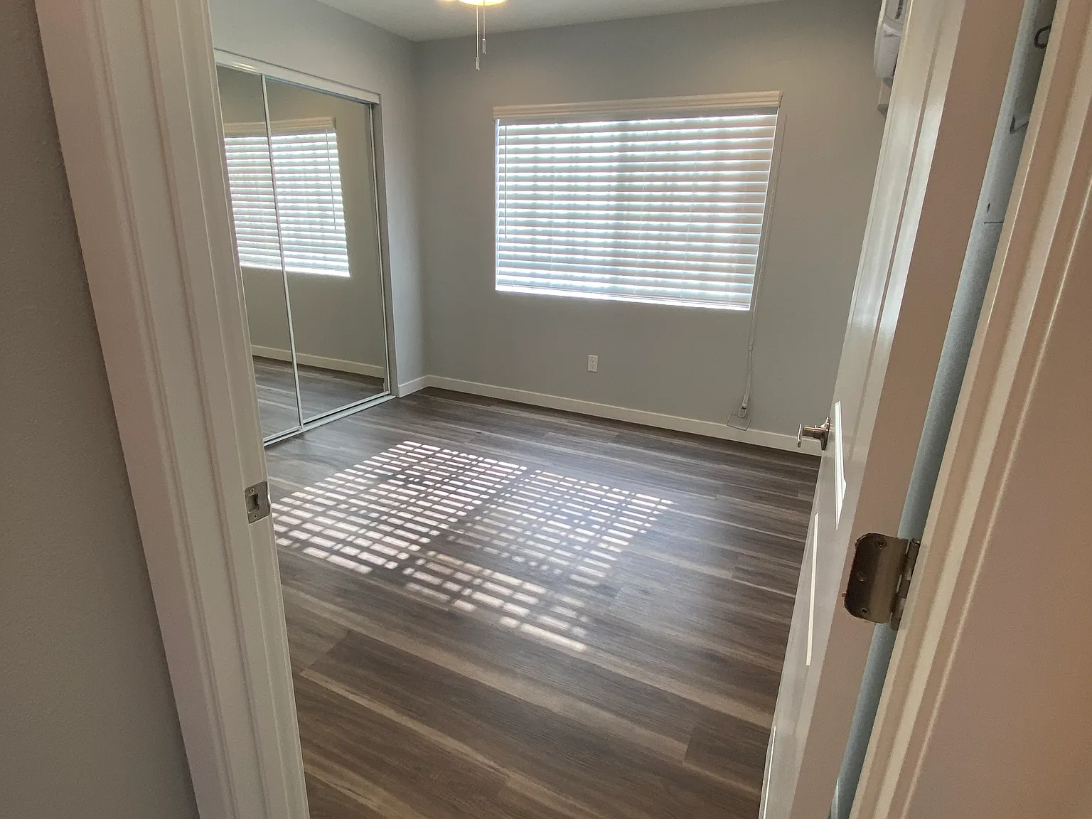 Menlo Apartments — Photo 2