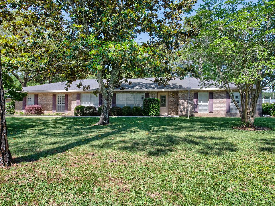 1st image of 645 Country Club Ave
