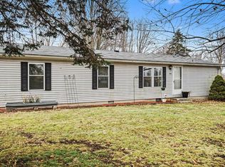 7641 N Albion St, Wawaka, IN 46794