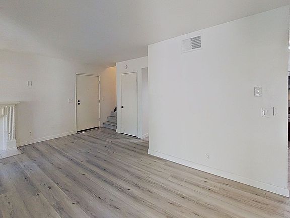 2nd image of 22107 Burbank Blvd Unit 1
