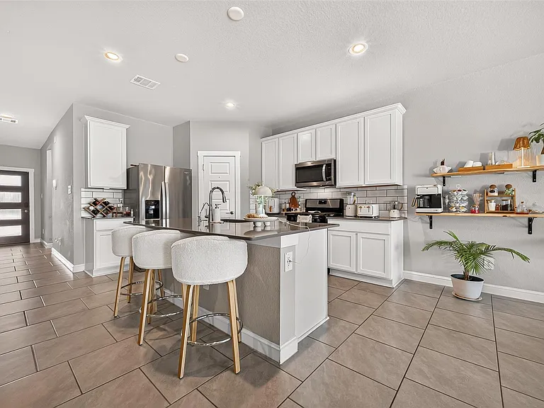7211 Colwyn Bay Trl — Photo 18
