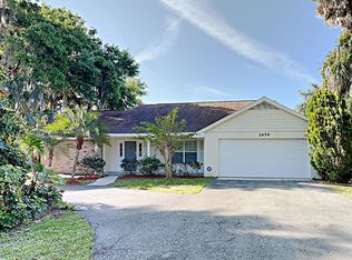 2656 Grand Island Shores Rd, Eustis, FL 32726