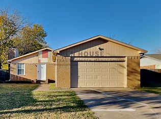 510 S Waxahachie St, Mansfield, TX 76063
