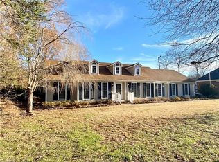 518 Brookview Dr, Elon, NC 27244