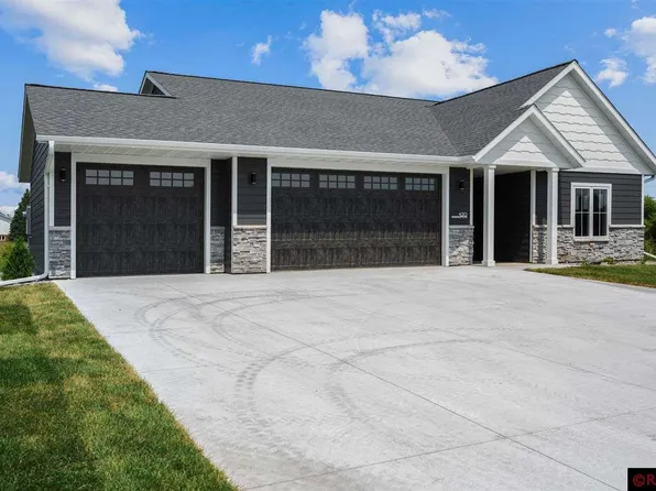 420 Stoneridge Ln NE, Owatonna, MN 55060